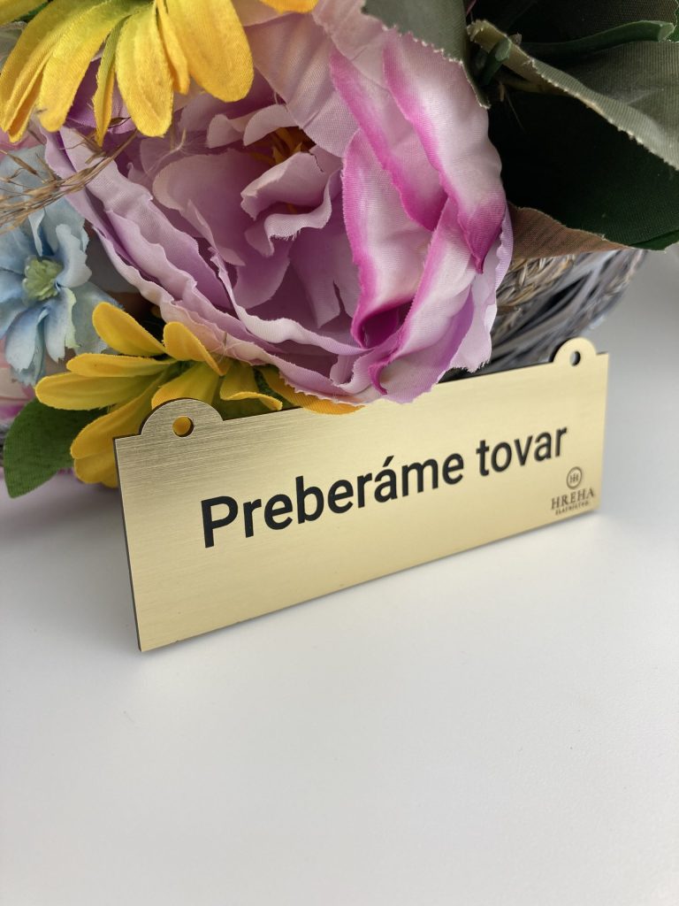 Oznam na dvere: PREBERÁME TOVAR